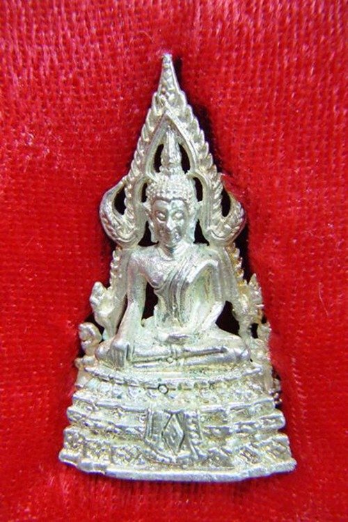 พระพุทธชินราช กะไหล่เงินออกโดย ส.ท.พล.ปี 2551 พร้อมกล่องเดิม