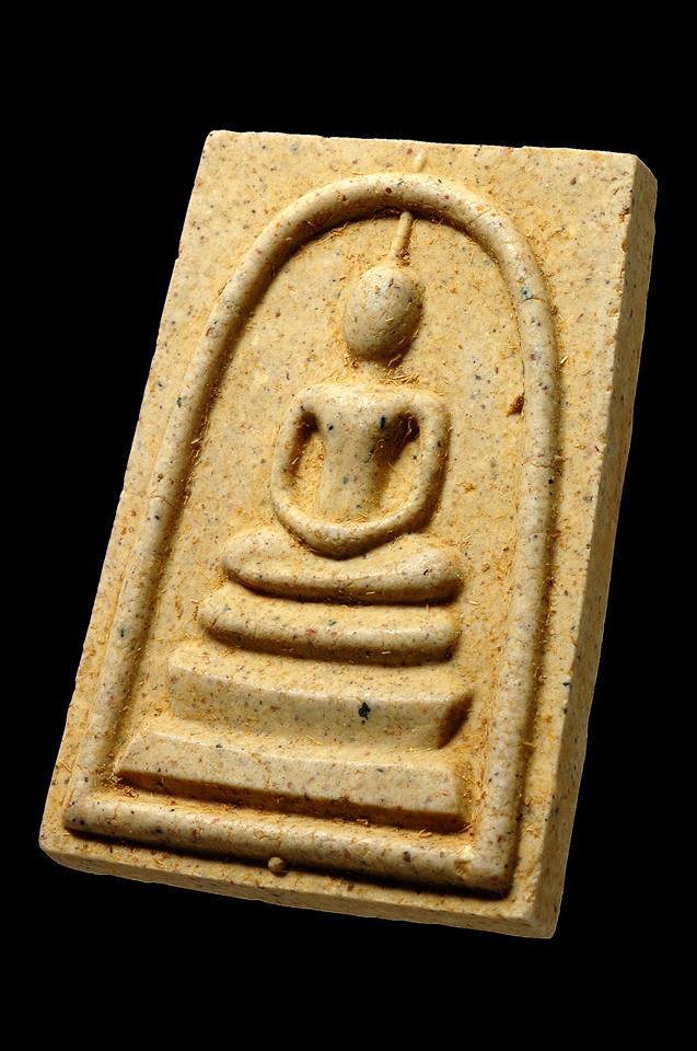 พระสมเด็จวัดระฆังฯรุ่น 214 ปีเกิด ปี2545 (พิมพ์ใหญ่ทรงนิยม) "เกศเอียงทะลุซุ้ม " สวยคลาสสิค+กล่องเดิม