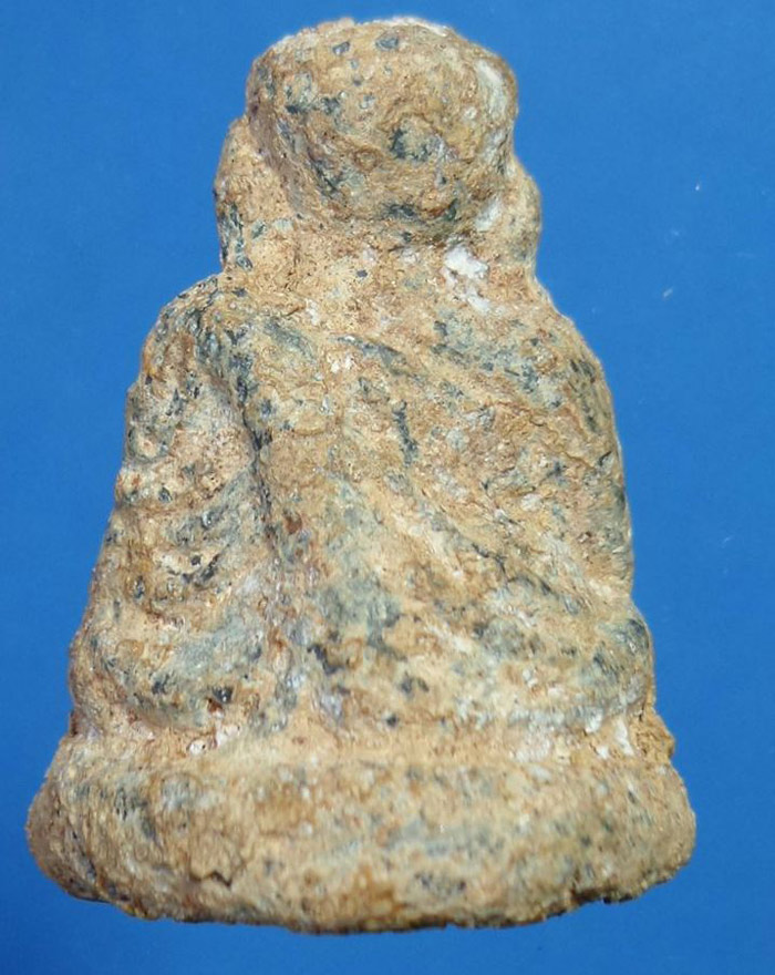 หลวงพ่อเงิน เนื้อเงินยวง พิมพ์ปิดตา กรุวัดเขาพระใต้