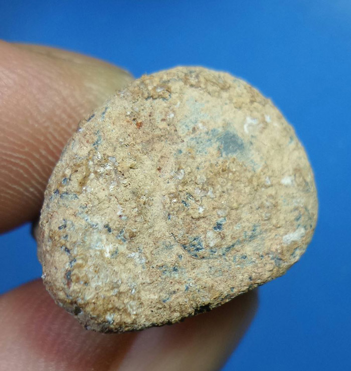 หลวงพ่อเงิน เนื้อเงินยวง พิมพ์ปิดตา กรุวัดเขาพระใต้