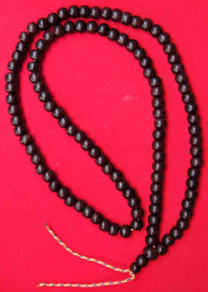 ***สร้อยประคำทำจากไม้แก่นมะขามกลึงเป็นเม็ดประคำเส้นผ่าศูนย์กลาง 12 ม.ม.ความยาว 38 นิ้ว จำนวน108 เม็ด