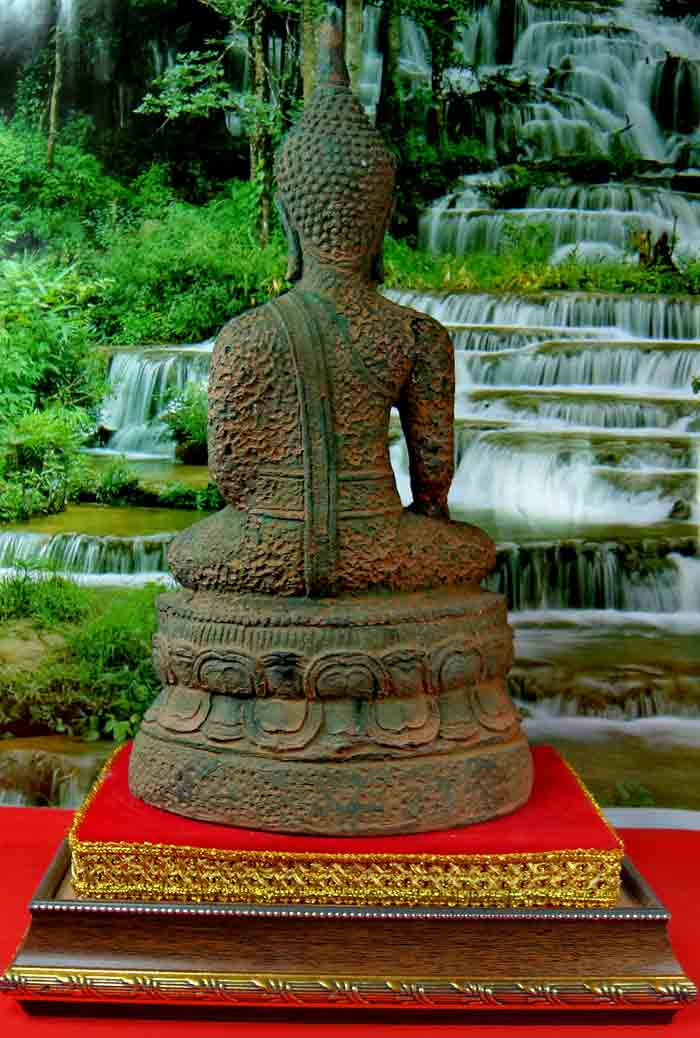 พระพุทธรูปศิลปะแบบสมัยอู่ทอง เนื้อเนื้อศิลาแลงหล่อ ขนาดหน้าตัก 5 นิ้ว งานฝีมือพุทธศิลป์ประณีตสวยงามม