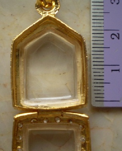 ตลับเงินล้อมเพชร  ชุบทองแท้ ใส่ขุนแผนพรายกุมารพิมพ์เล็ก เคาเดียว 