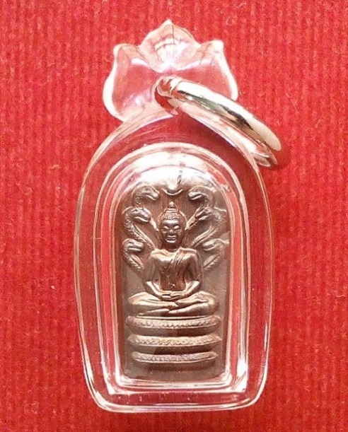 ปรกมะขามรุ่น2 เนื้อนวะ +เกศา หลวงพ่ออุ้น วัดตาลกง ปี47 ตอกโค๊ตเลข น ด้านหลัง