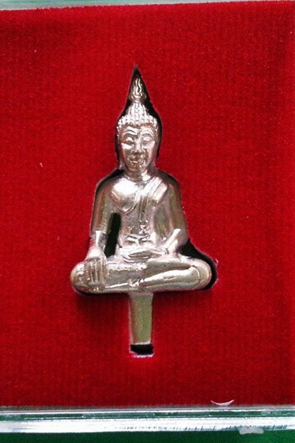 พระยอดธง หลวงพ่ออำนวย ปุญฺญาวีโร วัดไร่เก่า จ.จันทบุรี