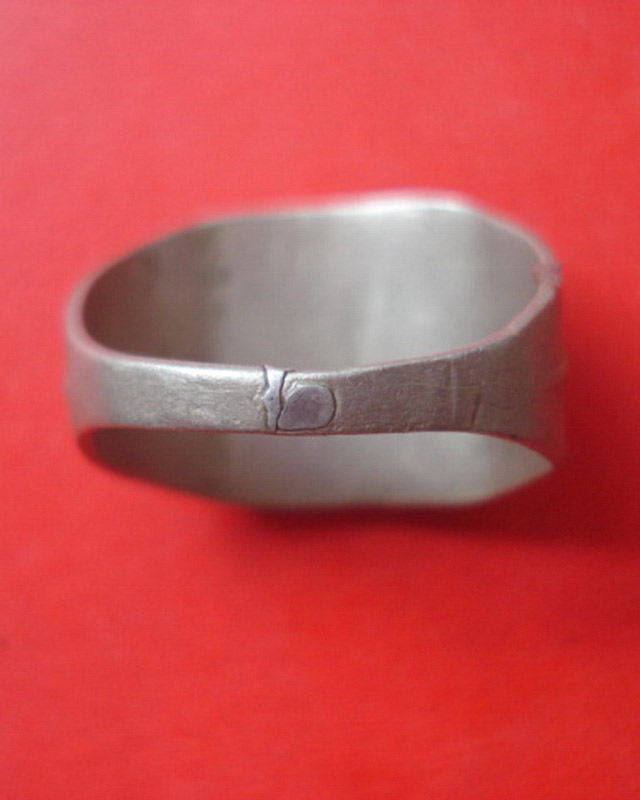 แหวนหลวงพ่อมุม วัดปราสาทเยอร์ จ.ศรีสะเกษ 