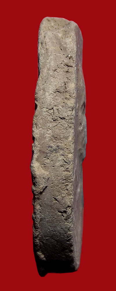 พระเนื้อดิน รูปเหมือนหลวงปู่ดุลย์ วัดบูรพาราม พระนวะกะสร้าง ปี 24 หายากมากๆครับ(รหัส 1012)