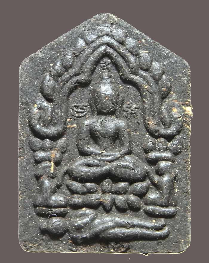 พระขุนแผน 7รอบ พิมพ์เล็ก หลวงพ่อสิน วัดละหารใหญ่ เนื้อไพรดำ หลังฝังพลอย