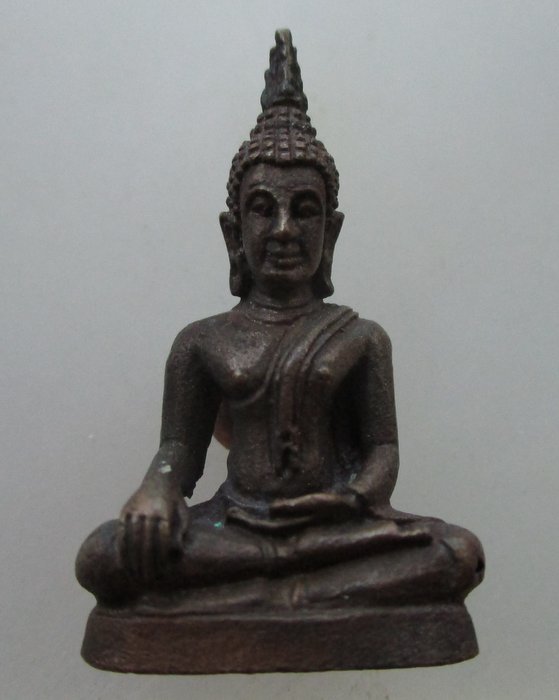 รูปหล่อพระพุทธ เสาร์ ๕ หลวงพ่อคูณ วัดบ้านไร่ ปี๓๙