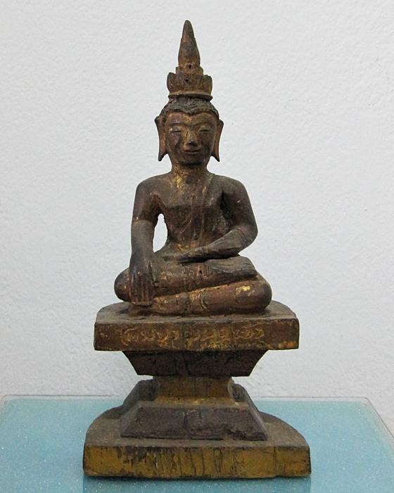 พระบูชา ไม้แกะล้านนา เก่าๆ