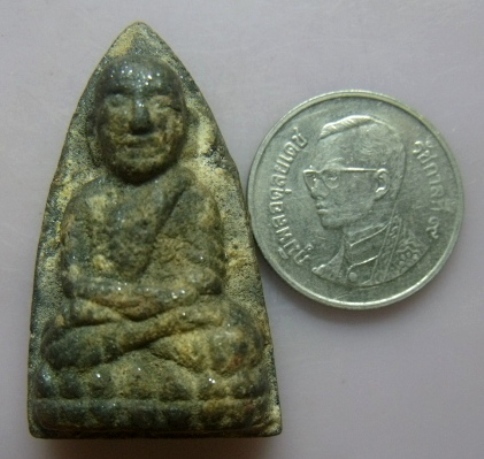 **วัดใจ**หลวงปู่ทวดพิมพ์ใหญ่ เนื้อแร่ หลังยันต์ เก่าๆ ไม่ทราบที่**เนื้อเป็นประกาย สวยๆ เชิญชมครับ