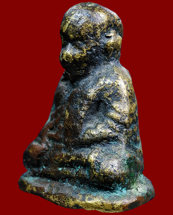 หลวงพ่อเงิน วัดบางคลาน จังหวัด พิจิตร รุ่นปืนแตก พิมพ์นิยม เศ ียรโต ปี ๒๕๒๘ (๒)