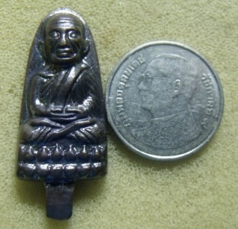 **วัดใจ**พระยอดธงหลวงปู่ทวดเหยียบน้ำทะเลจืด 12 พิธี รุ่นเพ็ชรกลับ บูชาไว้กลับดวงชะตา**พร้อมกล่องเดิม