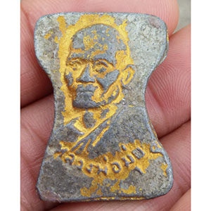 พระมเหศวร หลังหลวงพ่อมุ่ย