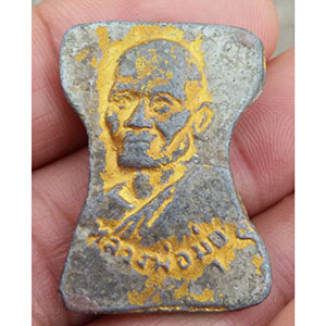 พระมเหศวร หลังหลวงพ่อมุ่ย