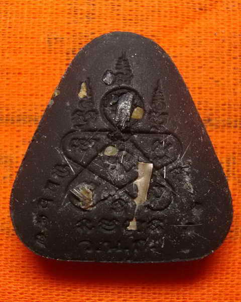 พระปิดตามหาโภคทรัพย์  หลวงพ่อสาคร วัดหนองกรับ  เนื้อผงคลุกรัก ตะกรุดเงิน เลข ๒๖๔๗