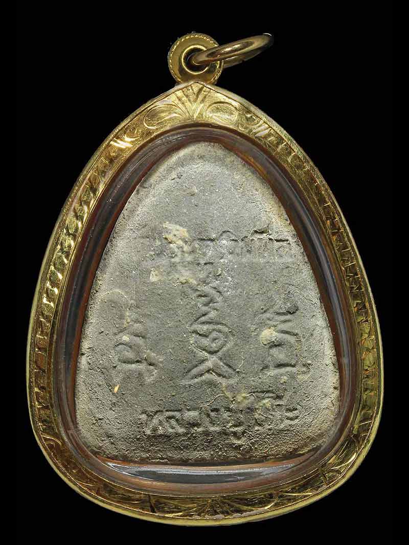 พระปิดตา หลังยันต์นะทะนะ เนื้อผงใบลาน ฝั่งตะกรุดเงินคู่ ปี 2521 เลี่ยมทองพร้อมบูชา