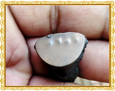 หลวงปู่คร่ำ พระกริ่งมงคลจักรวาล ปี25 เนื้อนวะ ตามภาพ