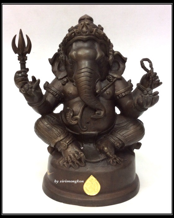 พระพิฆเนศ ปางนั่งบรมครู รุ่น 100 ปี กรมศิลปากร ขนาดบูชา หน้าตัก 4 นิ้วครึ่ง เนื้อโลหะผสม No.979