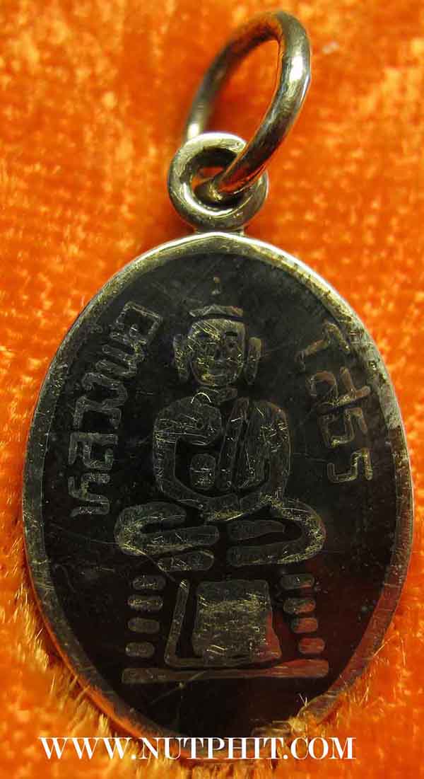 เหรียญ ลพ.โสธร วัดโสธรฯ ฉะเชิงเทรา เนื้อเงินแท้ลงถม พิมพ์เม็ดแตง*134