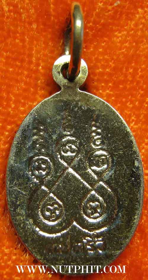 เหรียญ ลพ.โสธร วัดโสธรฯ ฉะเชิงเทรา เนื้อเงินแท้ลงถม พิมพ์เม็ดแตง*134