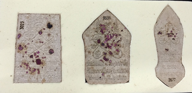 ที่ระลึกยกช่อฟ้าพระอุโบสถ หลวงพ่อสิน วัดละหารใหญ่ ปี 2552 ชุด 3 องค์ (ขุนแผน รุ่น 2)