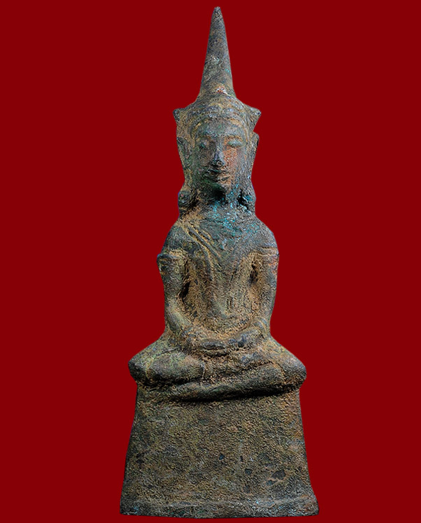 พระชัยอยุธยา ขนาดหน้าตัก ๒.๓ นิ้ว สูง ๖.๕ โดยประมาณ 