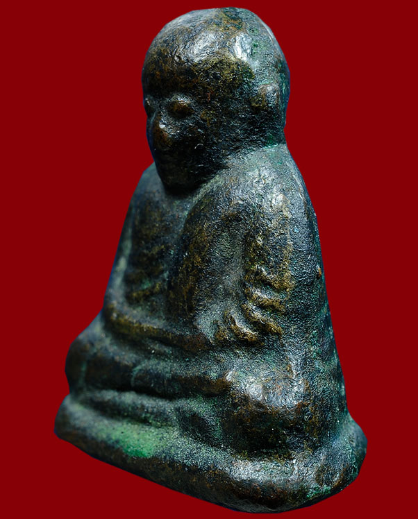 หลวงพ่อเงิน วัดบางคลาน จังหวัด พิจิตร รุ่นปืนแตก พิมพ์ไตรมาส ปี ๒๕๒๘ (๑) 