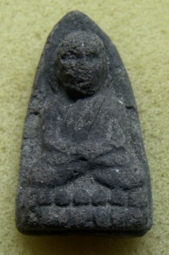 **วัดใจ**หลวงปู่ทวดเนื้อว่าน พิมพ์ใหญ่ เก่าๆไม่ทราบที่**สวยๆ เชิญชมครับ