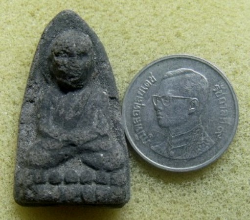 **วัดใจ**หลวงปู่ทวดเนื้อว่าน พิมพ์ใหญ่ เก่าๆไม่ทราบที่**สวยๆ เชิญชมครับ