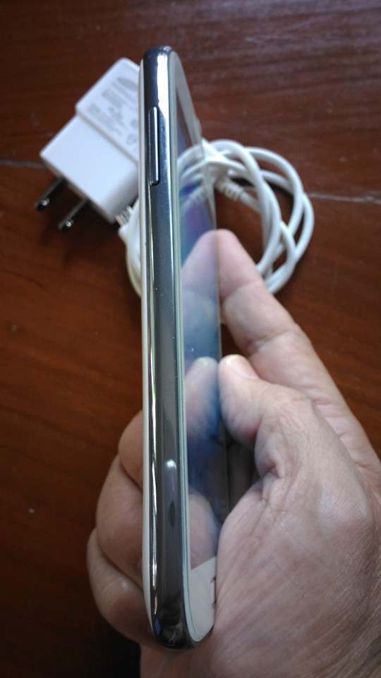 สมาร์ทโฟนยี่ห้อ Samsung galaxy GRAND 1