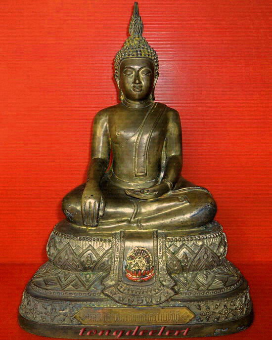 พระบูชาหลวงพ่อทอง วัดเขาตะเครา จ.เพชรบุรี รุ่นสร้างศาลาการเปรียญ หน้าตัก 5 นิ้วค่ะ