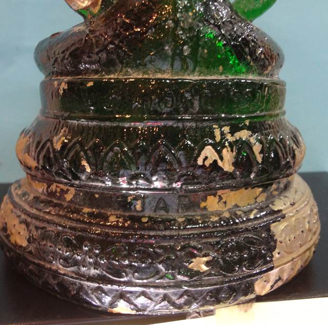  พระแก้วมรกต พิธี25ศตวรรษ เนื้อแก้วสีเขียวหน้าตัก 5 นิ้ว แจแปน