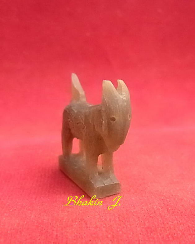 แพะเขาควายเผือก หลวงพ่อสิน วัดระหารใหญ่ ปี52 ขนาด  2X2 ซ.ม.สวยๆครับ 