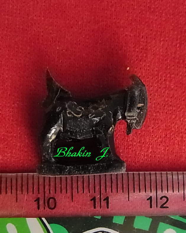 แพะเขาควายเผือก หลวงพ่อสิน วัดระหารใหญ่ ปี52 ขนาด  1.5X1.6 ซ.ม. ดำสวยๆครับ  สอบถามได้ ครับ ไลย์ไอดี 