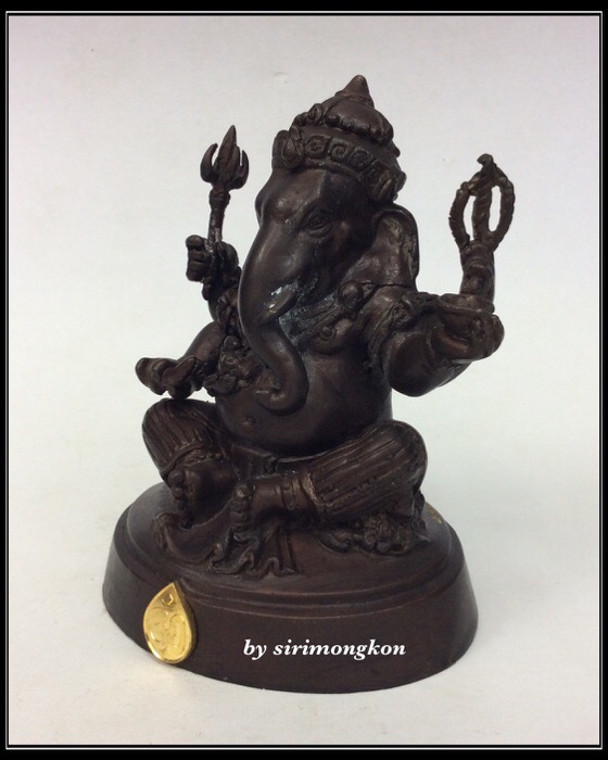 พระพิฆเนศ กรมศิลปากร ปี50 หน้าตัก3นิ้ว สูง4.5นิ้ว"ใต้ฐาน อุดพระพิฆเนศ เนื้อว่านเหลือง ปี50"