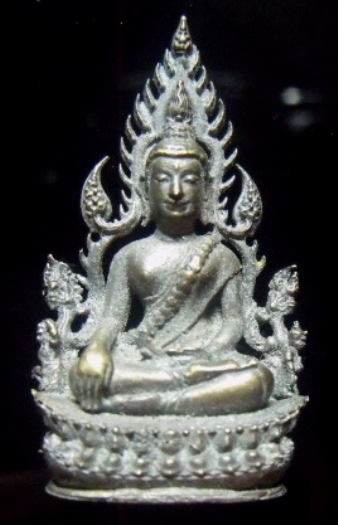 **วัดใจ**รูปหล่อพระพุทธชินราช เนื้อโลหะผสม ไม่ทราบที่**สวยๆ เชิญชมครับ