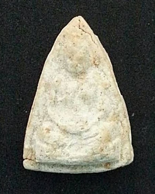 พระเนื้อผง พิมพ์หลวงปู่ทวดกลีบบัว เนื้อผงน้ำมัน หลวงปู่ดู่ วัดสะแก