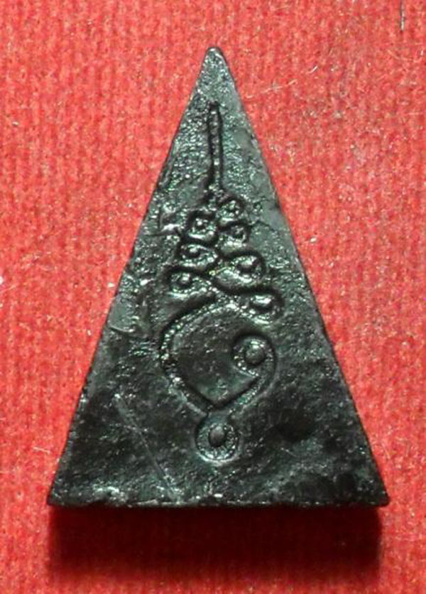 เคาะเดียว..พระนางพญาเนื้อผงพุทธคุณ หลวงปู่คำพันธ์ 