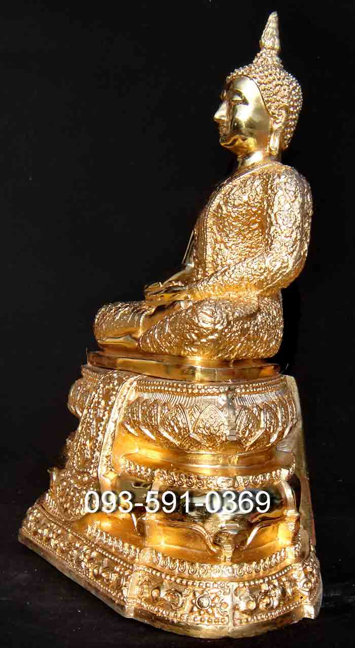 พระแก้วมรกต ทรงเครื่องฤดูฝน พุทธศิลป์ประณีตสวยงามมากขนาดหน้าตักกว้าง 7 นิ้ว ฐาน 11x6.5 นิ้ว สูง 15.5