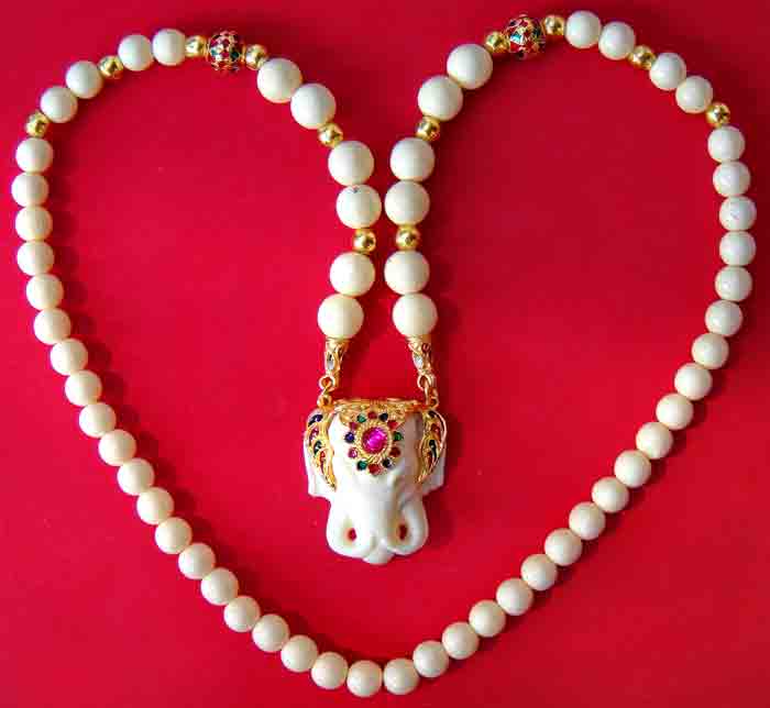 ***สร้อยคล้องพระเม็ดเรซิ่นลายงาลวดลายแบบสุโขทัยโบราณกะไหล่ทองความยาว 25 นิ้ว ขนาดศูนย์กลางเม็ดสร้อย 