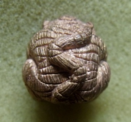 **วัดใจ**ลูกอมพญาเสือพิชัยสงคราม หลวงพ่อคง วัดกลางบางแก้ว ทองแดงเถื่อน พร้อมใบคาถา**ก้นอุดผง เลขสวยๆ