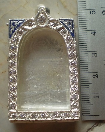 ตลับเงินลงยา ล้อมเพชร  ใส่พระสมเด็จ   เคาะเดียว 