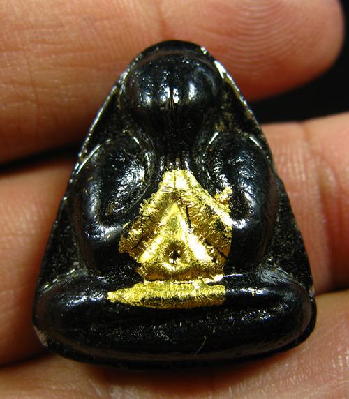 พระปิดตา เนื้อหามวลสารดี สวยไม่ทราบที่ครับ