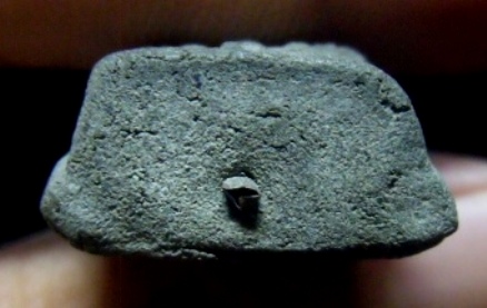 **วัดใจ**หลวงปู่ทวดเนื้อว่านหลังโรยผงตะไบ ใต้ฐานฝังตะกรุด ไม่ทราบที่**สวยๆ เชิญชมครับ