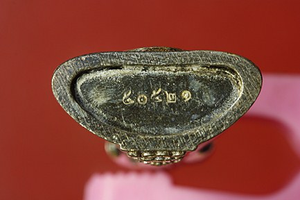 รูปหล่อหลวงพ่อโสธร รุ่นกรมศุลกากร 120 ปี เนื้อเงินขัดเงา พร้อมกล่องกำมะหยี สภาพสวย.../ก