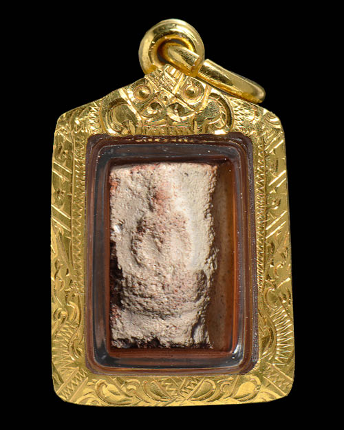 พระกรุนาดูนตัดเดียว จ.มหาสารคาม พิมพ์เม็ดแตง เนื้อมะขามเปียกคราบขาว องค์พระเด้งเด้ง สภาพสวยมาก