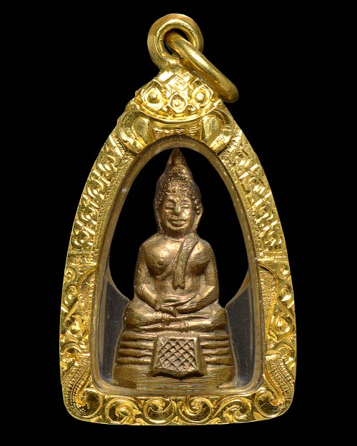 พระชัยวัฒน์ หลวงพ่อโสธร จ.ฉะเชิงเทรา 2508 กะไหล่ทองเต็มเต็ม+เลี่ยมทองหนาหนา6,500บาทครับ