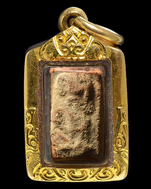 พระกรุนาดูนตัดเดี่ยว จ.มหาสารคาม พิมพ์เจ้าเงาะ+เลี่ยมทอง