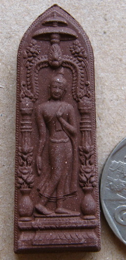 พระผงปางลีลา (เนื้อผงชานหมาก) หลวงปู่นาม วัดน้อยชมภู่ จ สุพรรณบุรี ปี2555พร้อมซองเดิม 
